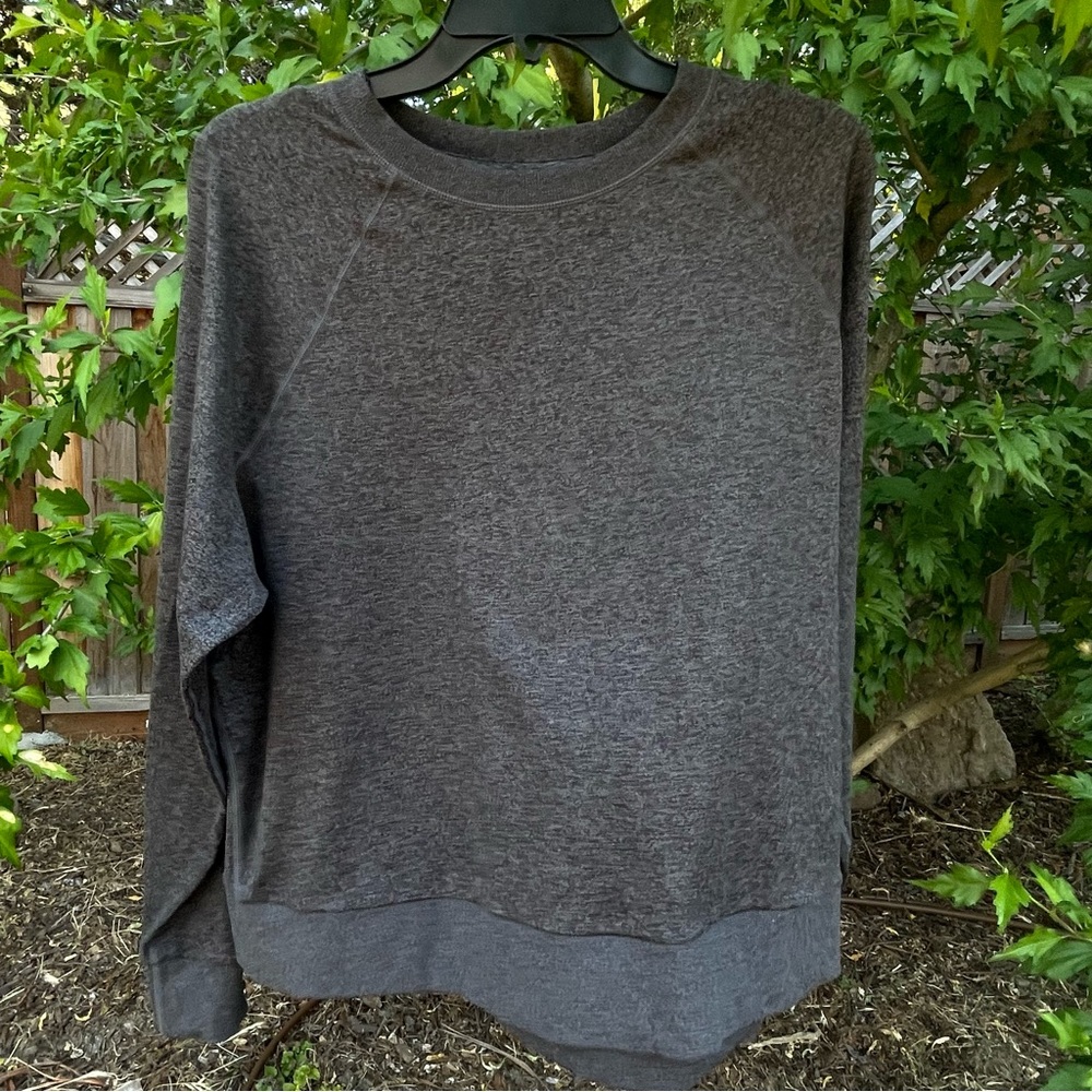 Vuori Women’s Long Sleeve Halo Crew Sweatshirt Large